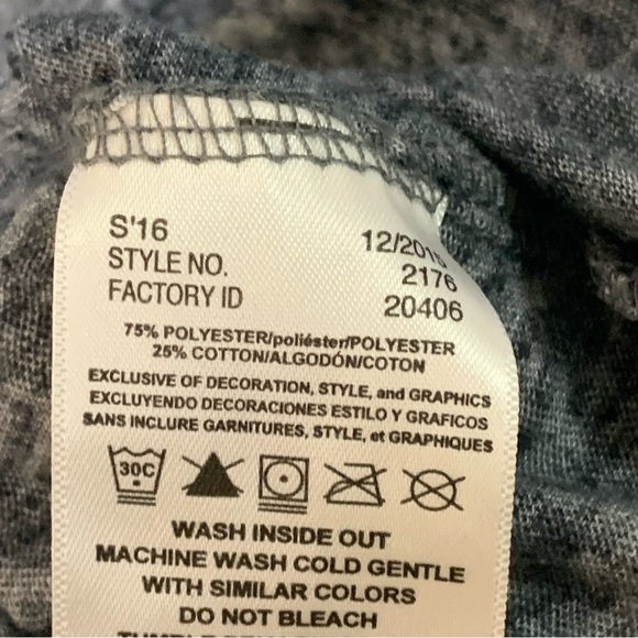 Majestic NFL Las Vegas Raiders Graphic Baseball Style T-Shirt - Picture 13 of 13